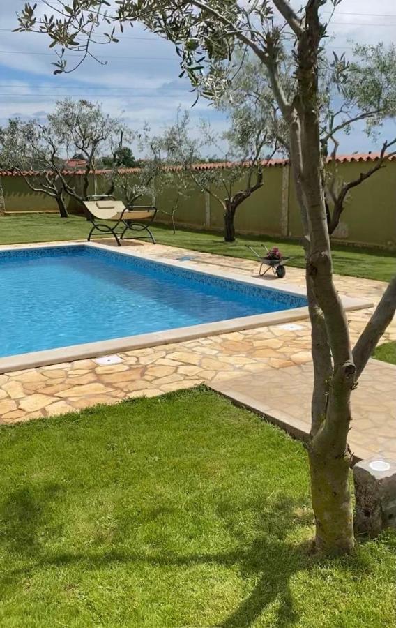 Villa Zafirah Πούλα Εξωτερικό φωτογραφία