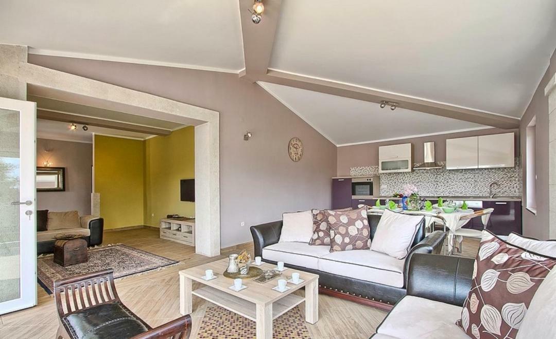 Villa Zafirah Πούλα Εξωτερικό φωτογραφία