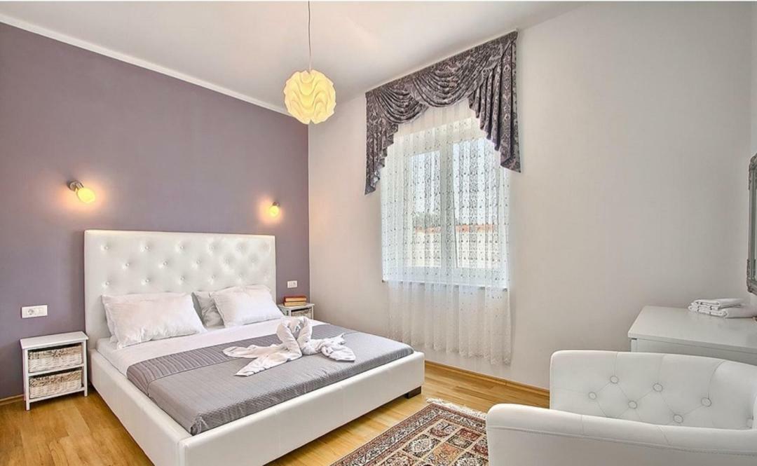 Villa Zafirah Πούλα Εξωτερικό φωτογραφία